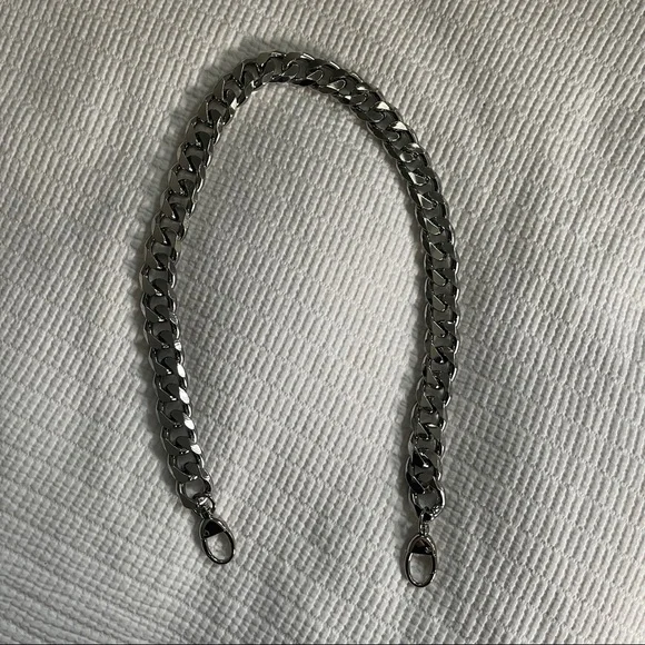 Amazing Leather Studded Bag - Picture 5 of 6